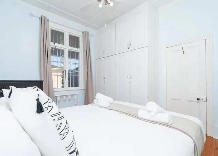 Enchanting Abode In Rosebank